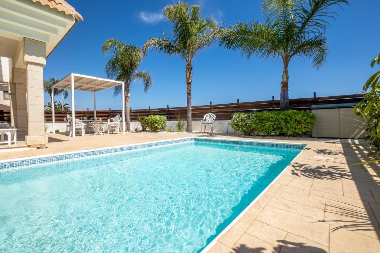 Villa Chill And Joy Paralimni Exteriör bild